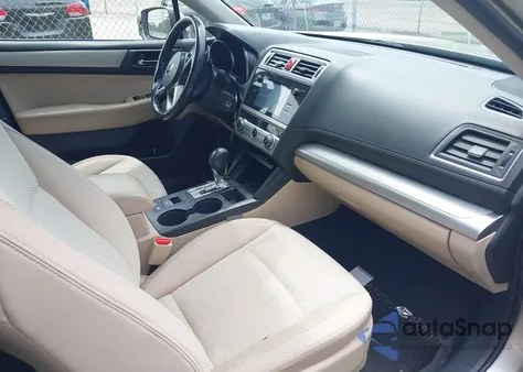 2015 Subaru Outback 2.5I Premium z USA, uszkodzony, nr VIN 4S4BSBCC1F3222165